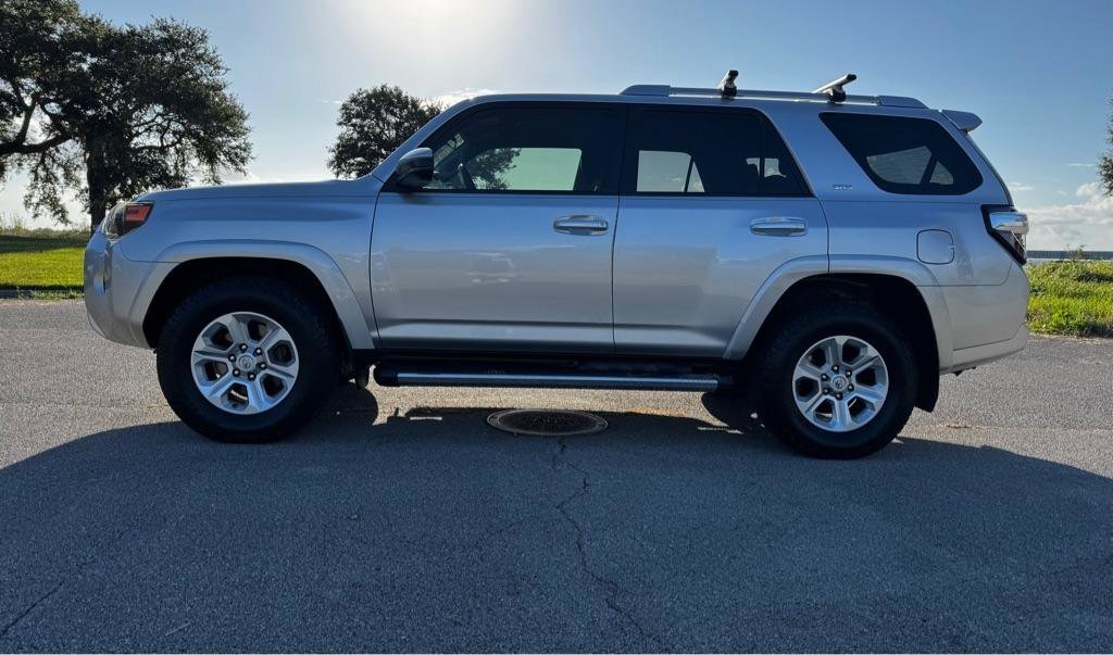 Used 2018 Toyota 4Runner SR5 image 2
