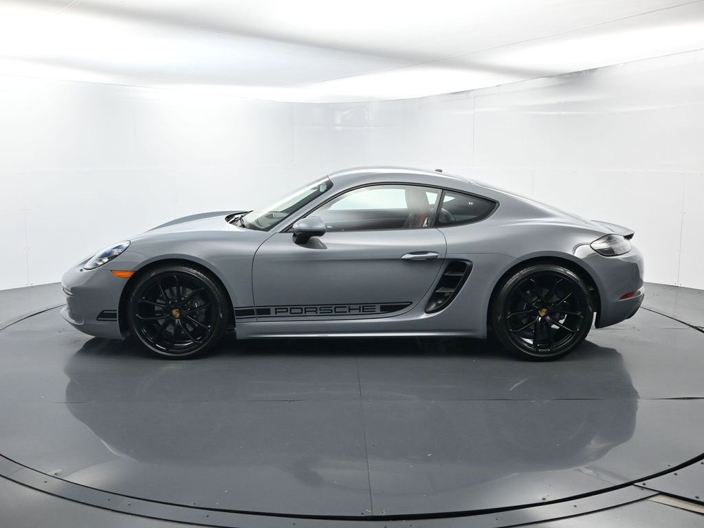 Used 2025 Porsche 718 Cayman image 2