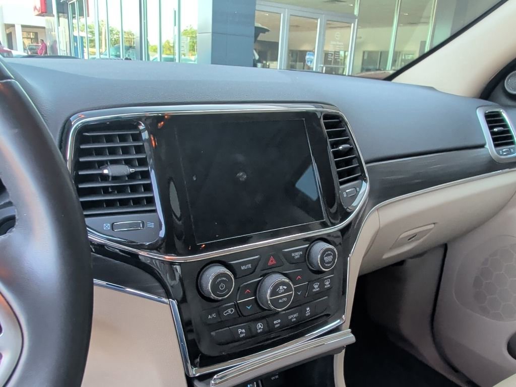 Used 2022 Jeep Grand Cherokee Limited w/ Tech Group image 10