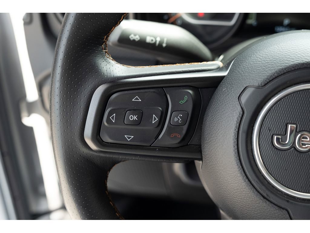 Used 2024 Jeep Gladiator Mojave w/ Convenience Group AWD/4WD image 17