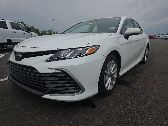 Used 2024 Toyota Camry LE FWD image 2