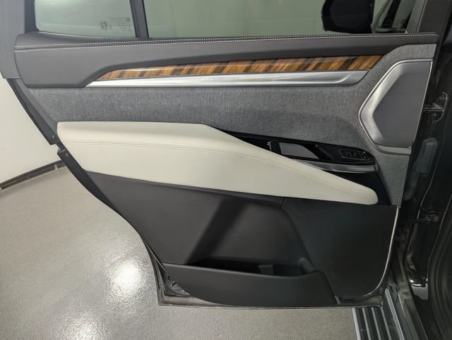 Used 2025 Cadillac Escalade Sport Platinum w/ LPO, Floor Liner Package AWD/4WD image 15