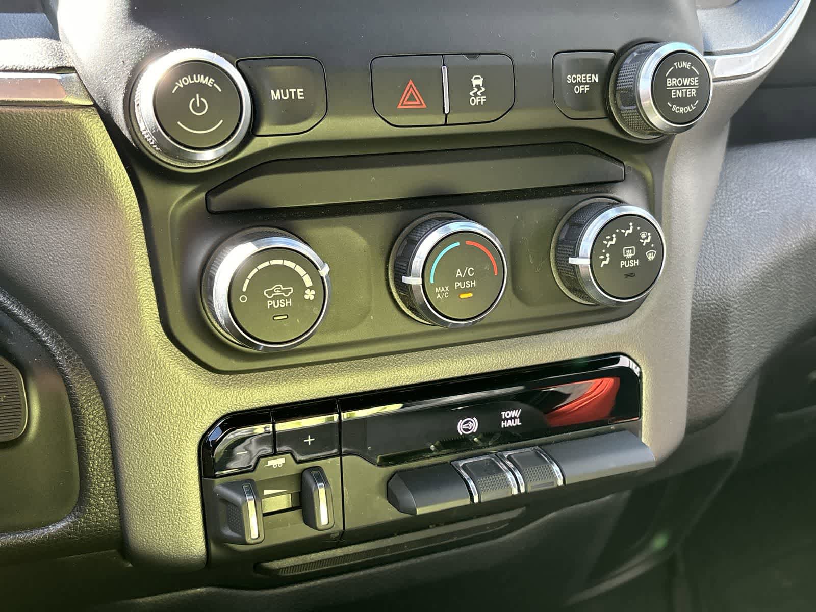 Certified 2022 RAM 2500 Big Horn AWD/4WD image 19