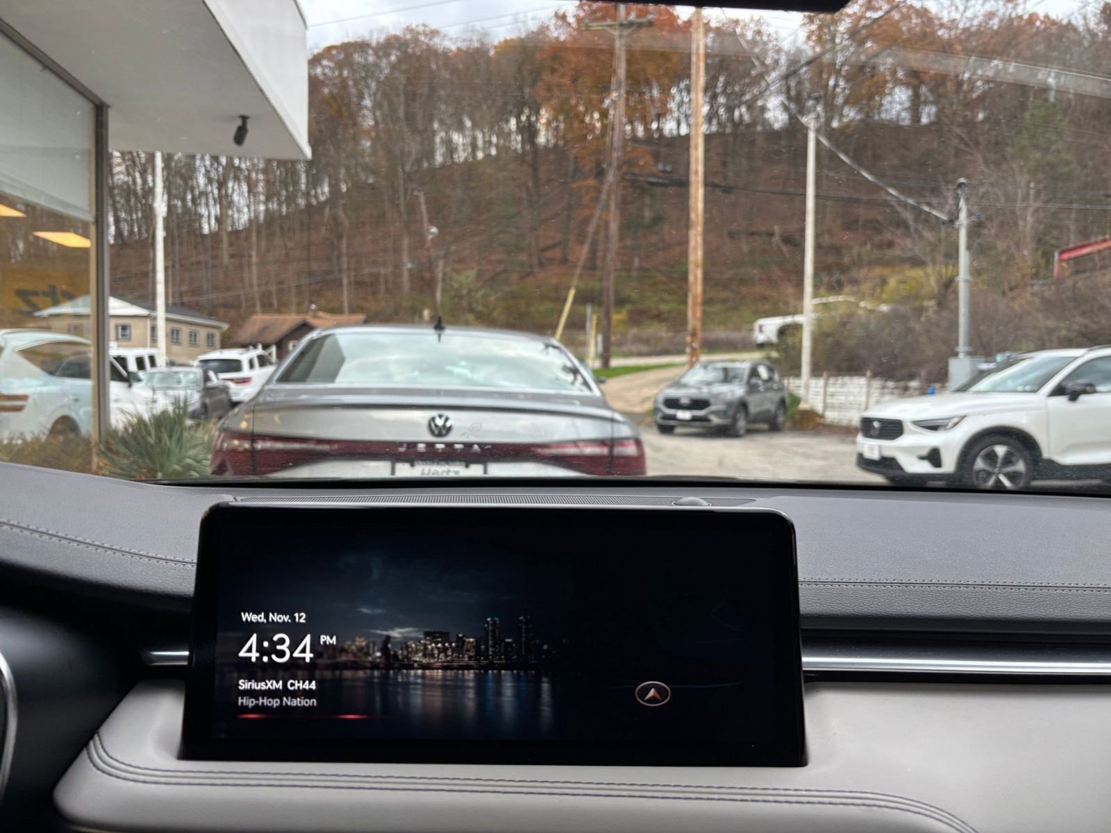 Used 2025 Genesis G70 2.5T image 14