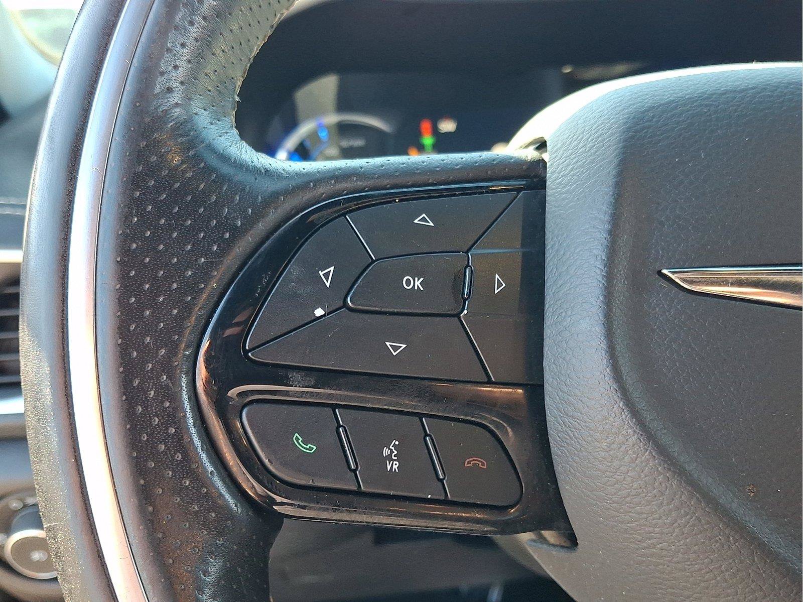 Used 2020 Chrysler Pacifica Limited w/ Advanced Safetytec Group FWD image 22