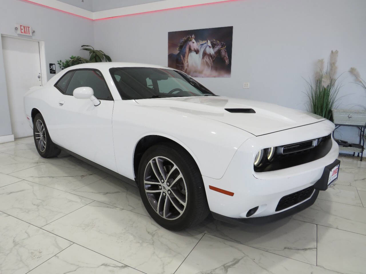 Used 2019 Dodge Challenger SXT AWD/4WD image 1