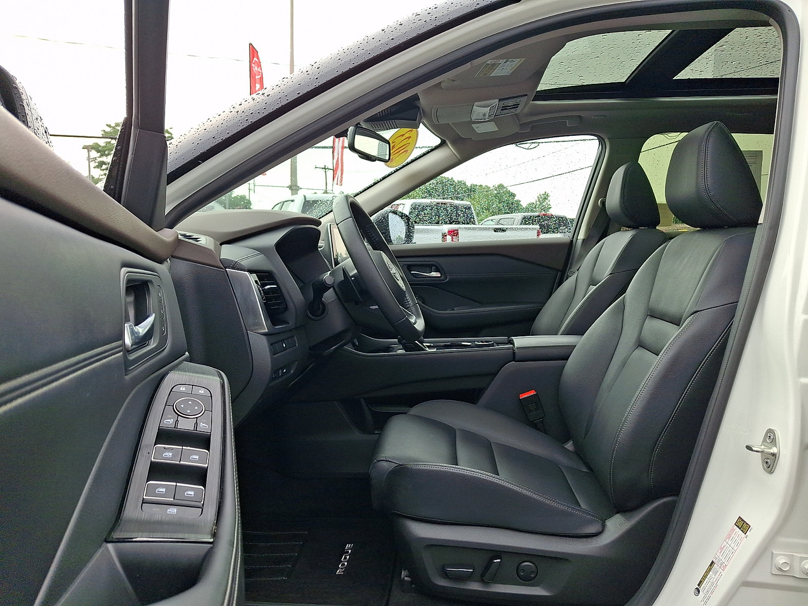 Used 2023 Nissan Rogue SL AWD/4WD image 15