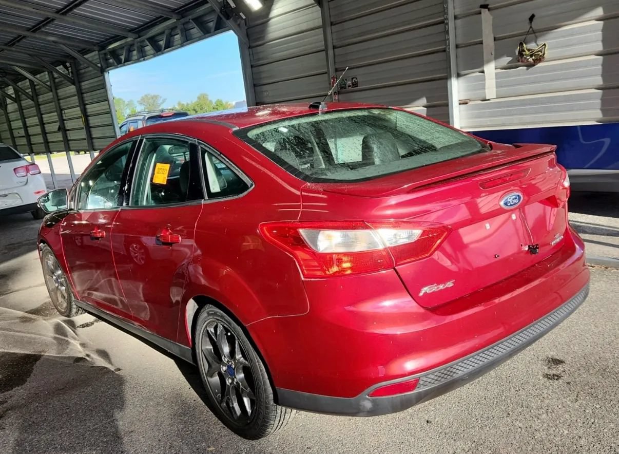 Used 2014 Ford Focus SE w/ Equipment Group 201A FWD image 6