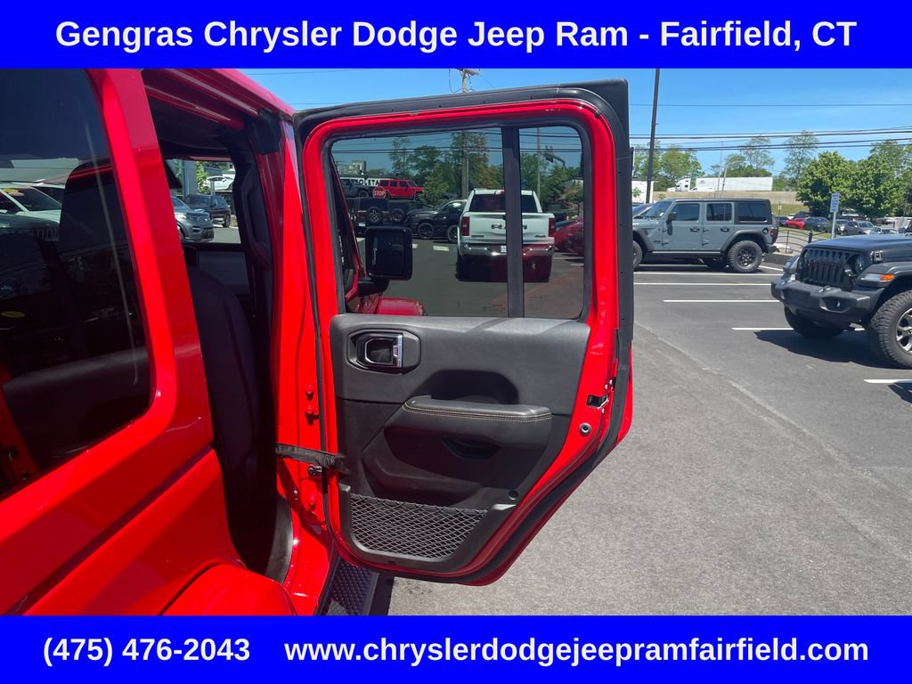 Certified 2025 Jeep Wrangler Unlimited Sahara AWD/4WD image 18