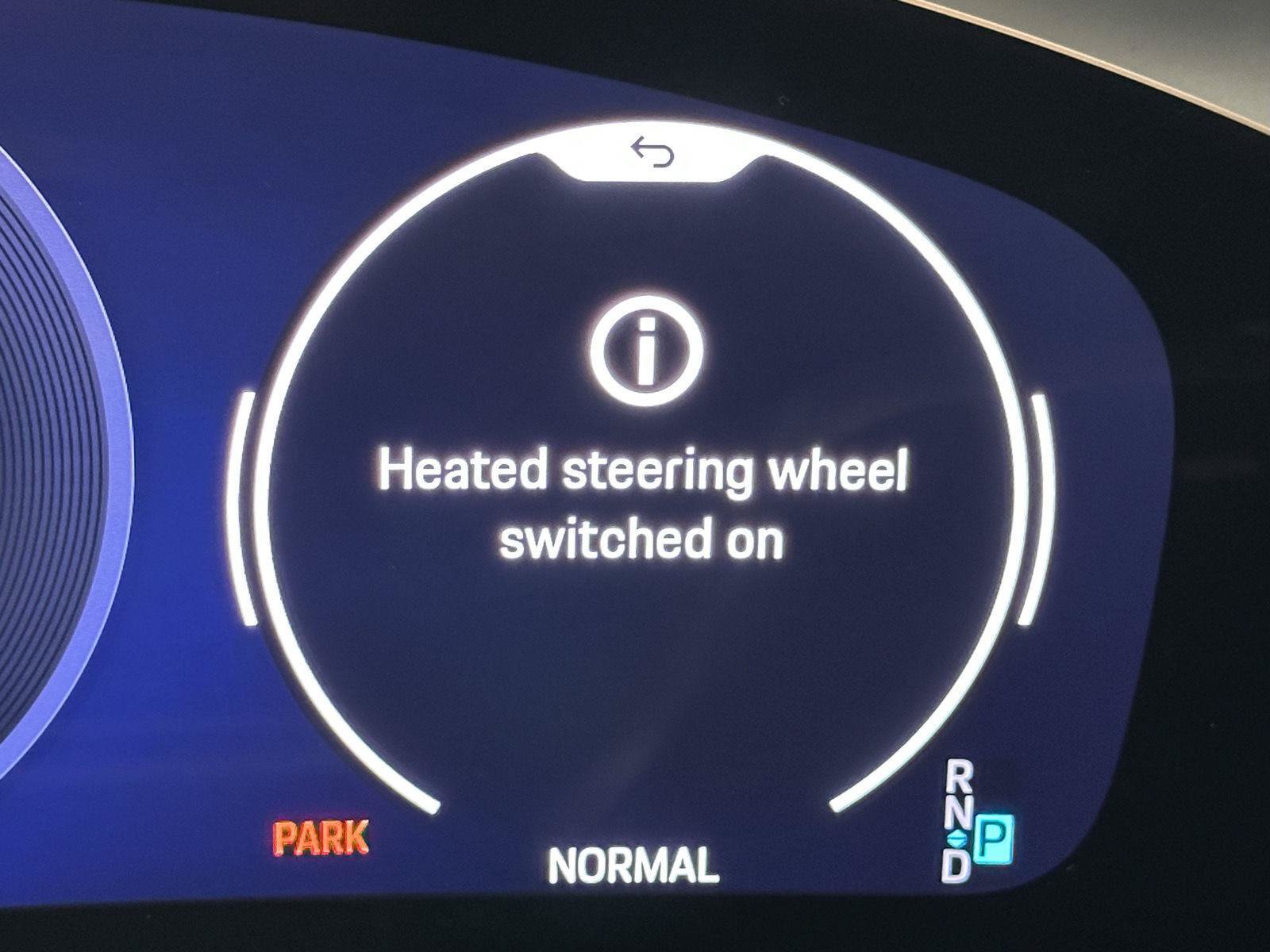 Certified 2025 Porsche Macan 4S Electric AWD/4WD image 23