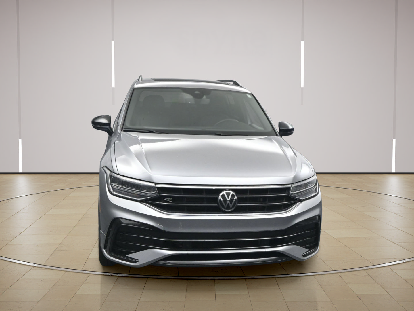 Used 2024 Volkswagen Tiguan SE R-Line FWD image 2