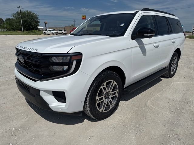 Used 2025 Ford Expedition Active AWD/4WD image 1