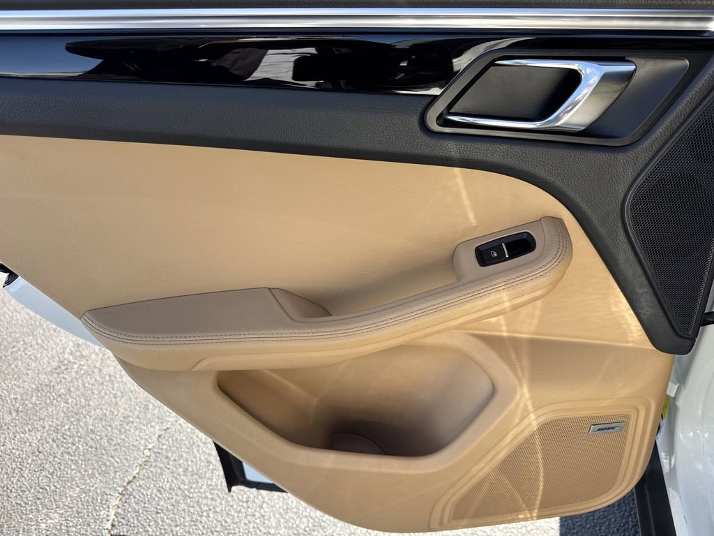 Used 2017 Porsche Macan S image 21