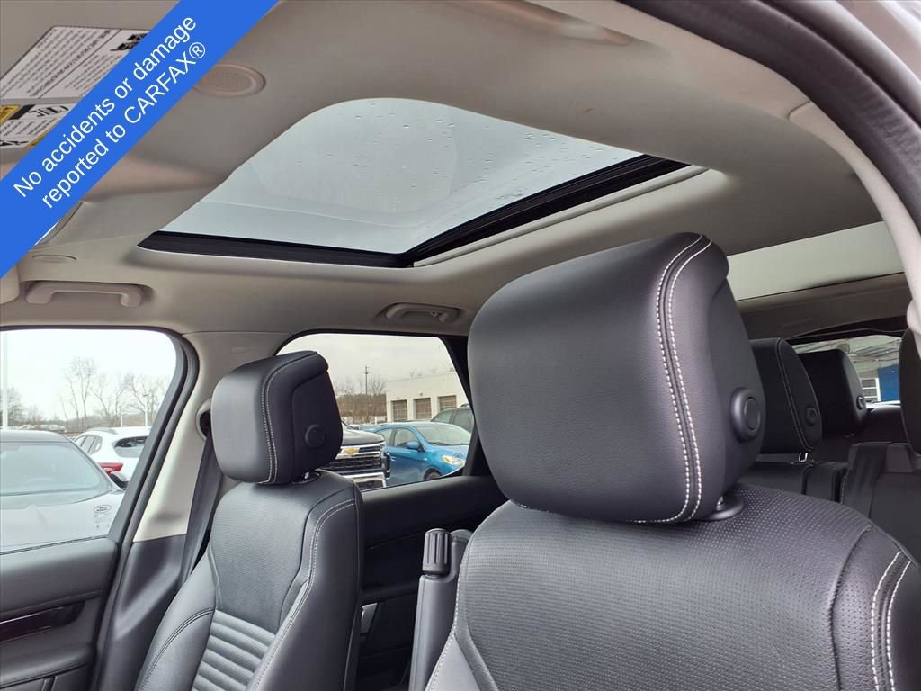 Used 2024 Land Rover Discovery S image 18