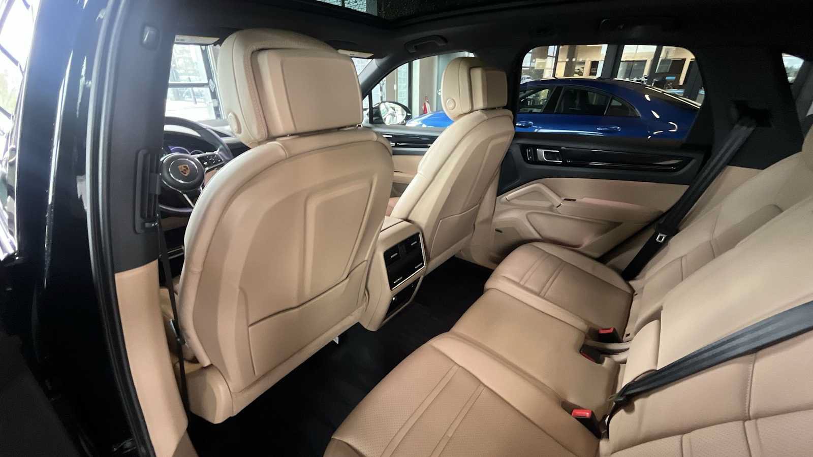 Used 2023 Porsche Cayenne S AWD/4WD image 12