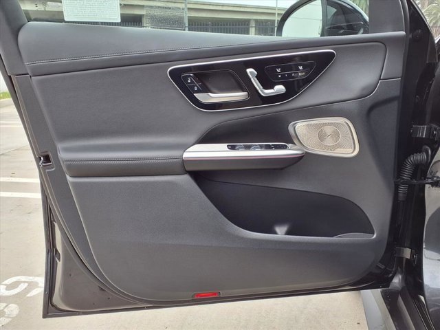 Used 2025 Mercedes-Benz GLC 300 image 13