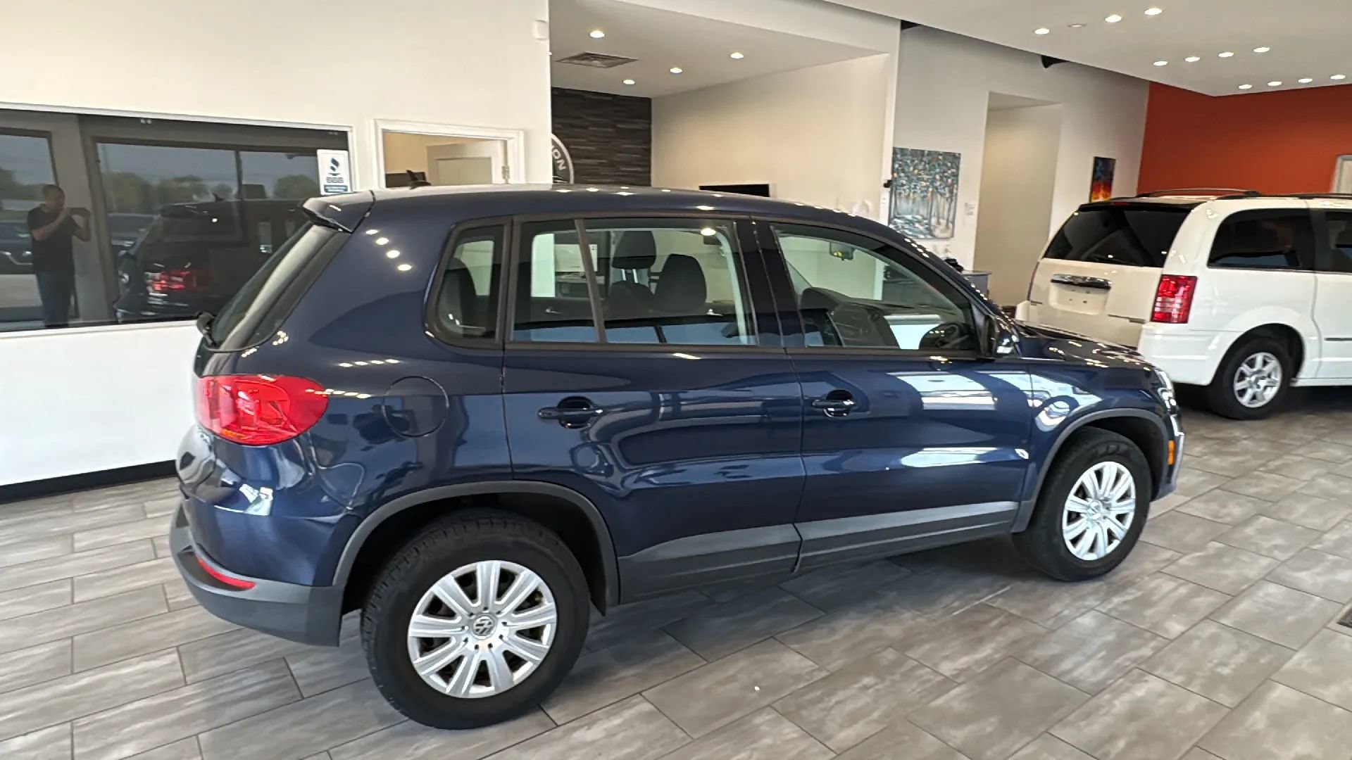 Used 2013 Volkswagen Tiguan S FWD image 12