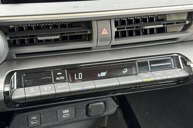 Used 2025 Toyota Prius LE FWD image 22