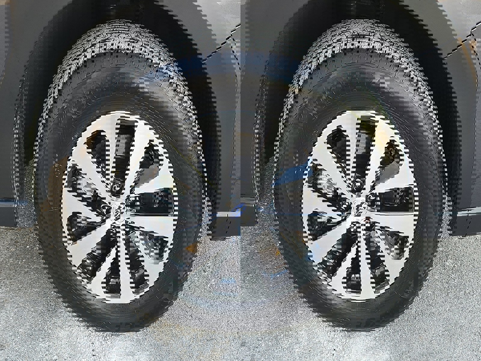 Used 2024 Subaru Outback Premium image 8