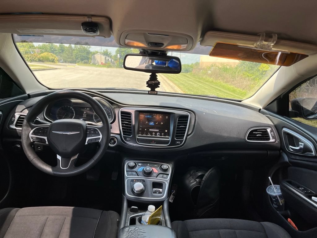 Used 2016 Chrysler 200 Limited FWD image 5