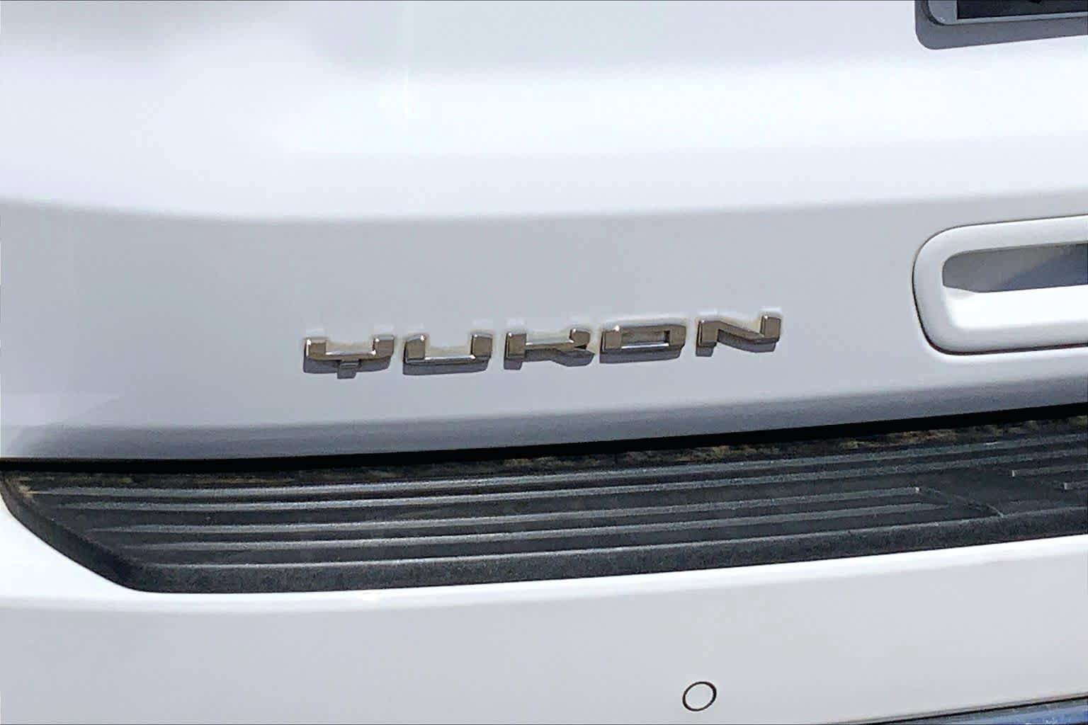 Used 2023 GMC Yukon SLT AWD/4WD image 10