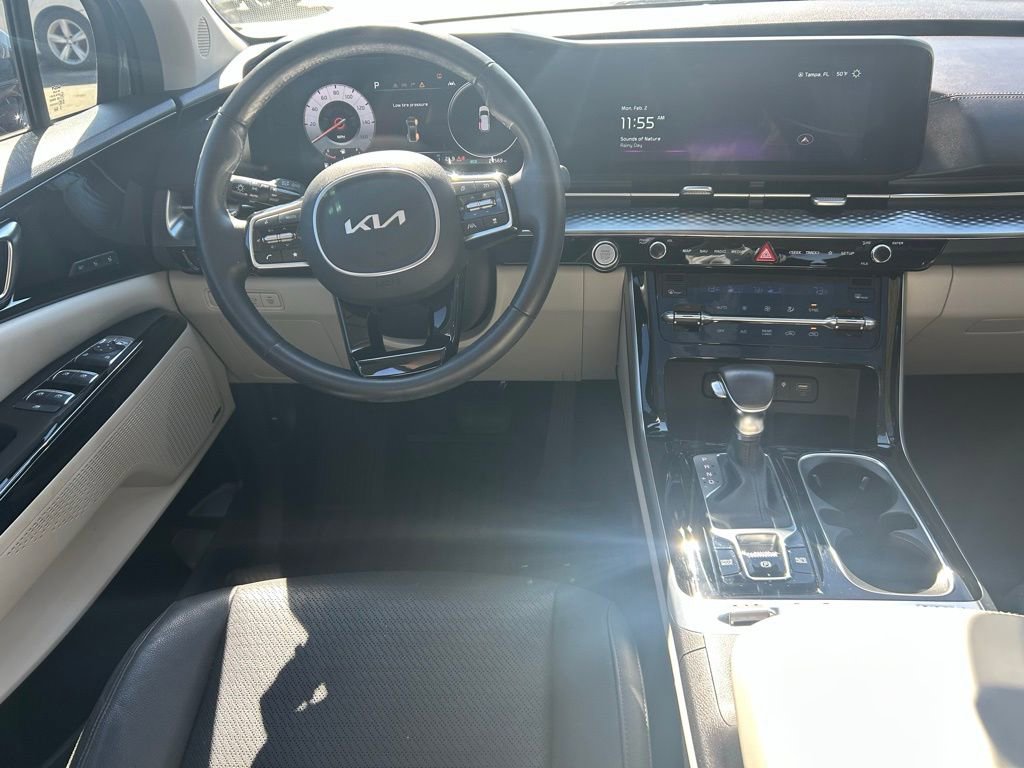 Used 2023 Kia Carnival SX Prestige image 9