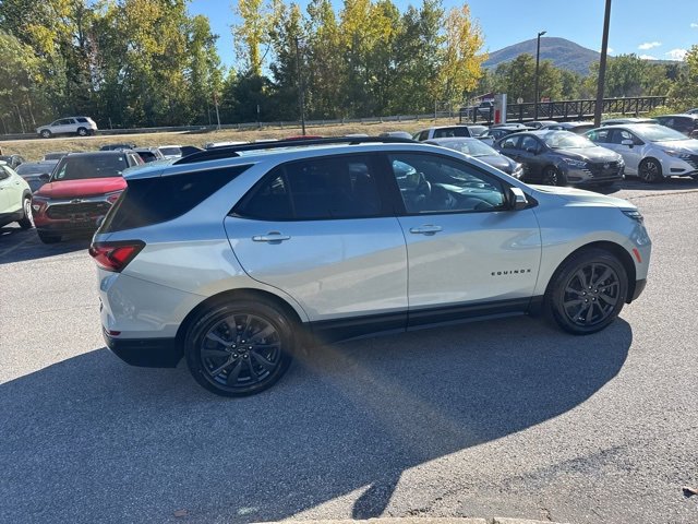 Used 2022 Chevrolet Equinox RS w/ RS Leather Package image 23