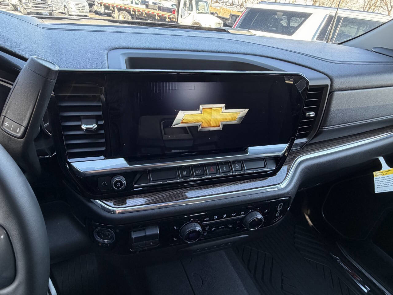 Used 2024 Chevrolet Silverado 2500 LT image 44