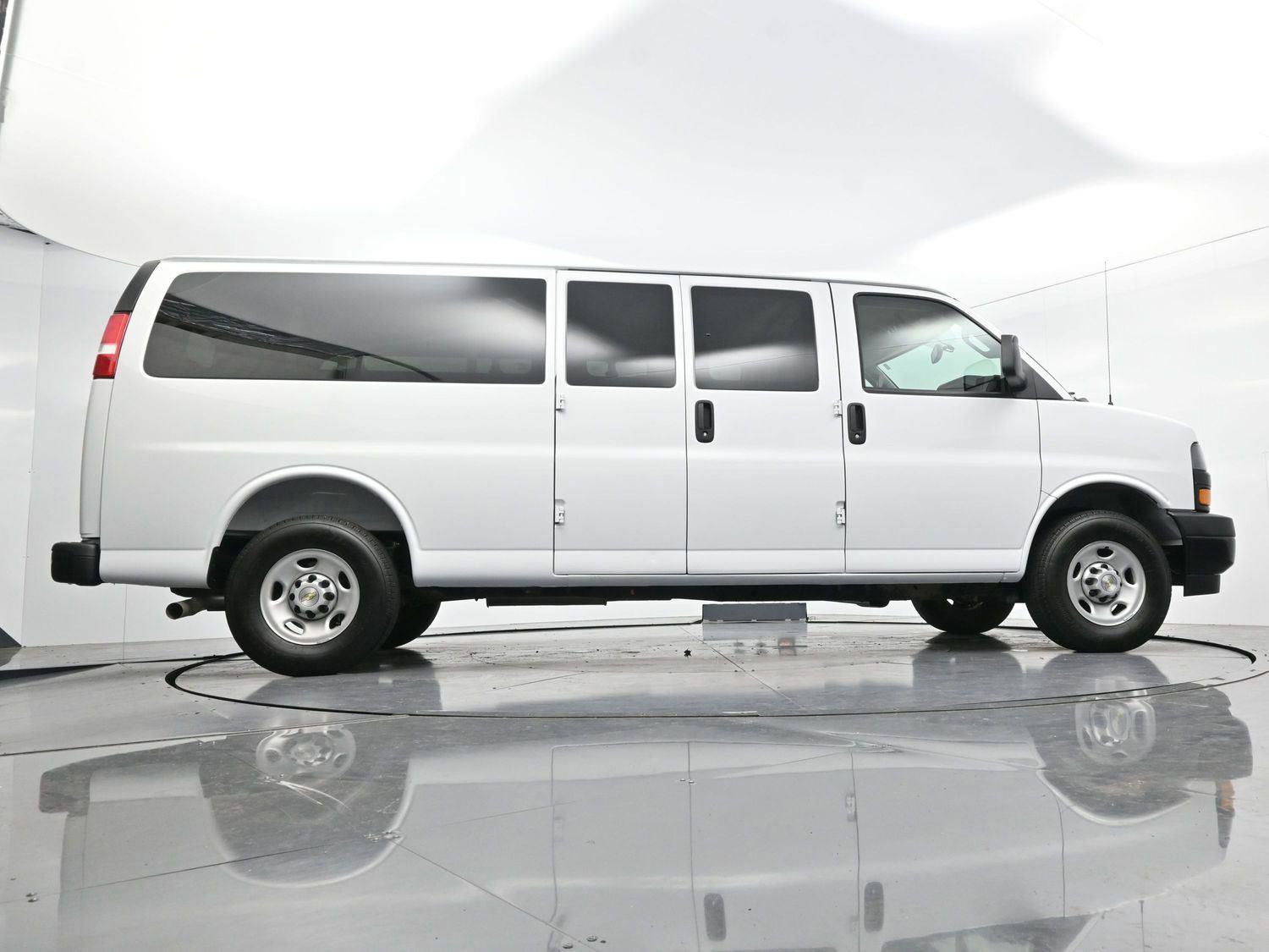Used 2025 Chevrolet Express 3500 LS image 45