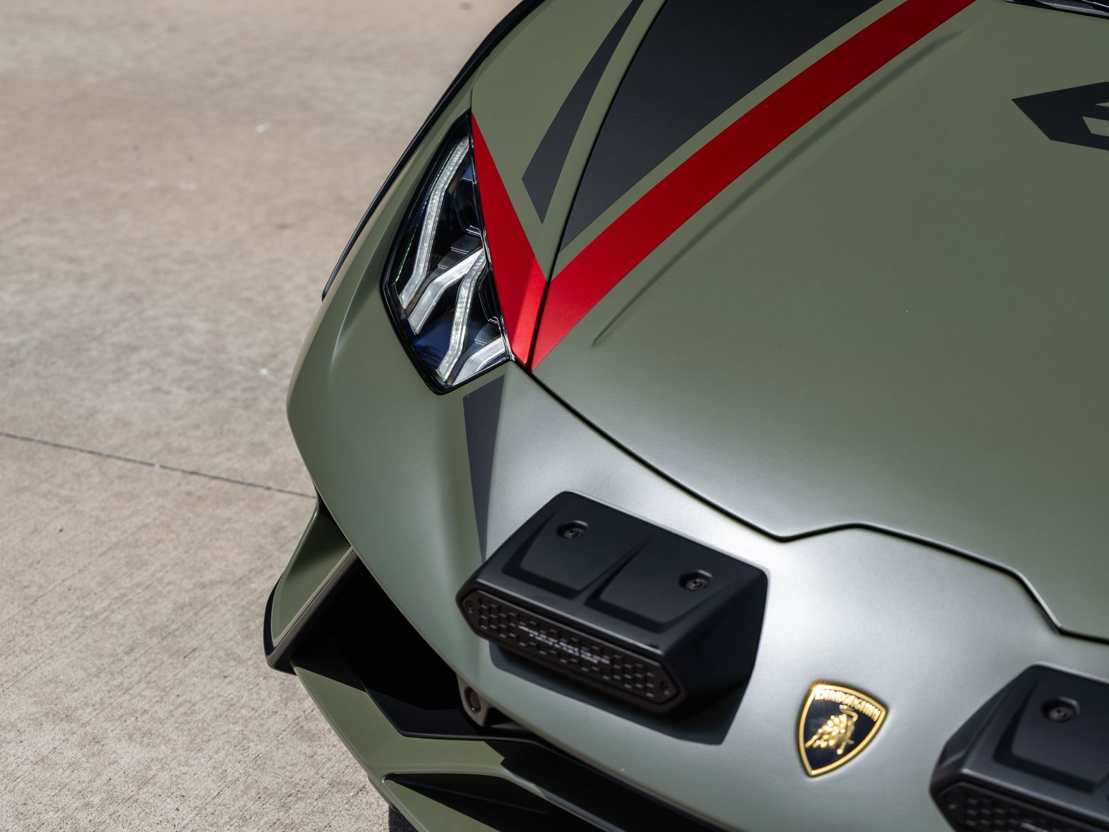 Used 2024 Lamborghini Huracan Sterrato AWD/4WD image 23