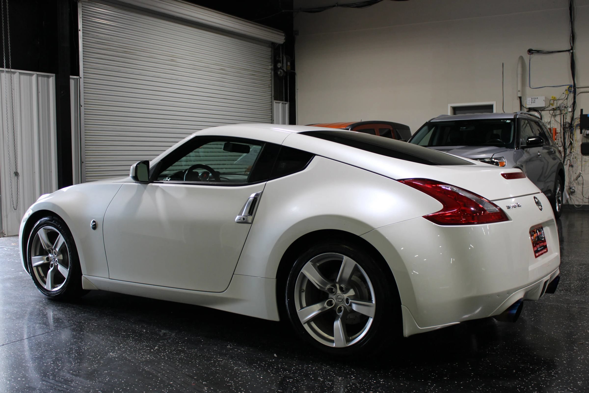 Used 2011 Nissan 370Z Coupe RWD image 6