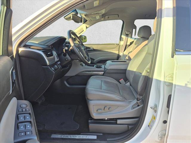 Used 2017 Chevrolet Suburban LT w/ Luxury Package RWD image 16