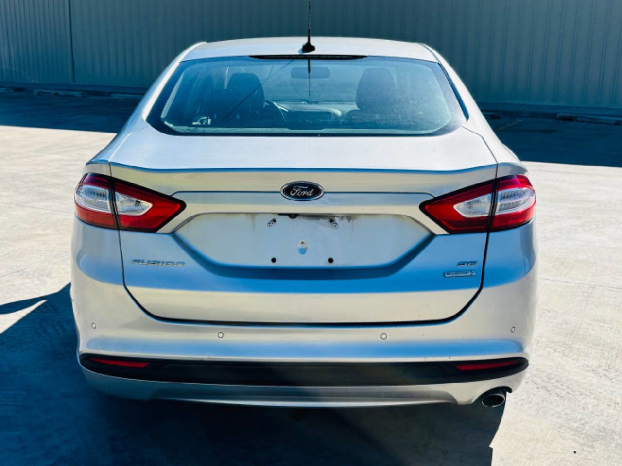 Used 2015 Ford Fusion SE w/ Equipment Group 202A image 4