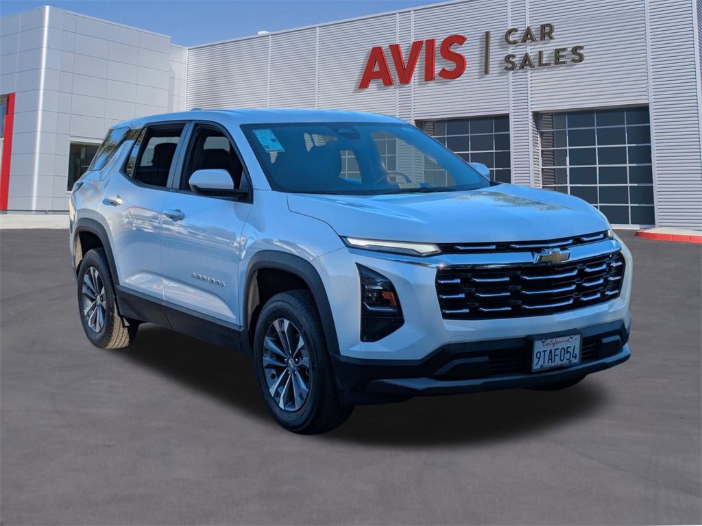 Used 2025 Chevrolet Equinox LT image 3