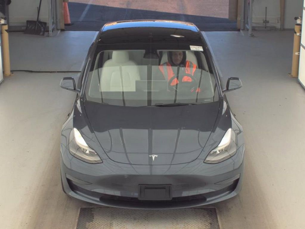 Used 2023 Tesla Model 3 Standard Range RWD image 2