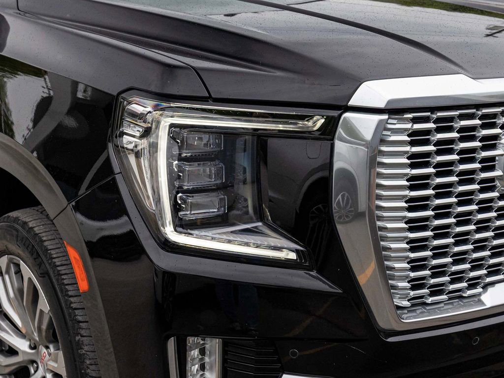 Used 2021 GMC Yukon Denali w/ Denali Premium Package AWD/4WD image 38