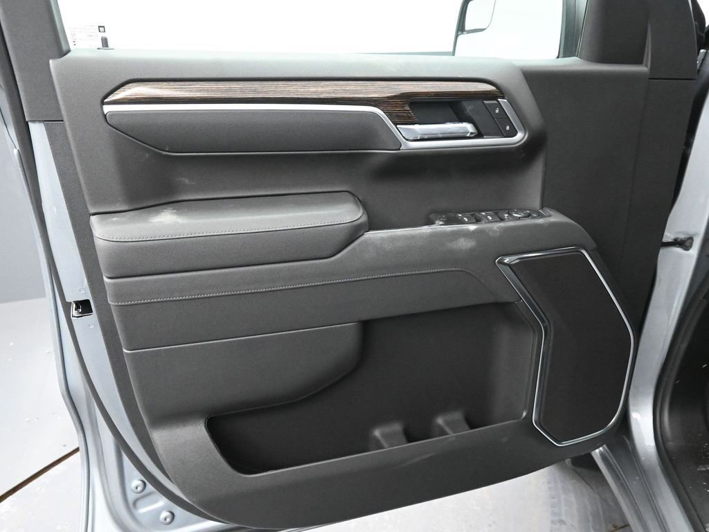 New 2026 GMC Sierra 1500 SLE w/ Preferred Package image 16