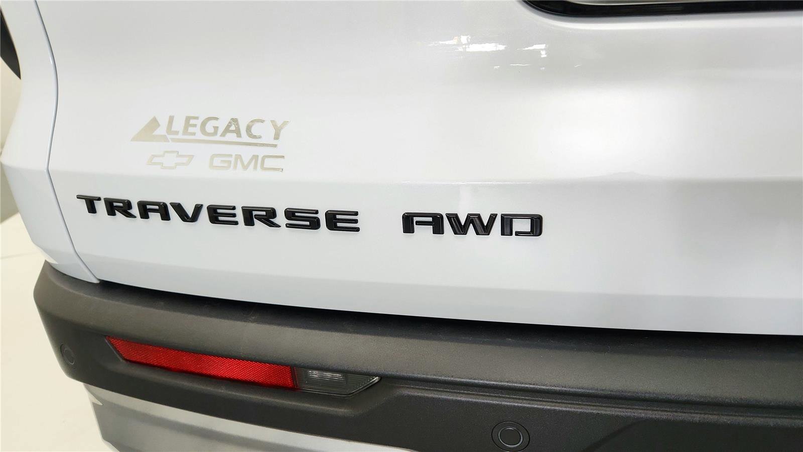 New 2026 Chevrolet Traverse Z71 w/ Enhanced Driving Package AWD/4WD image 19