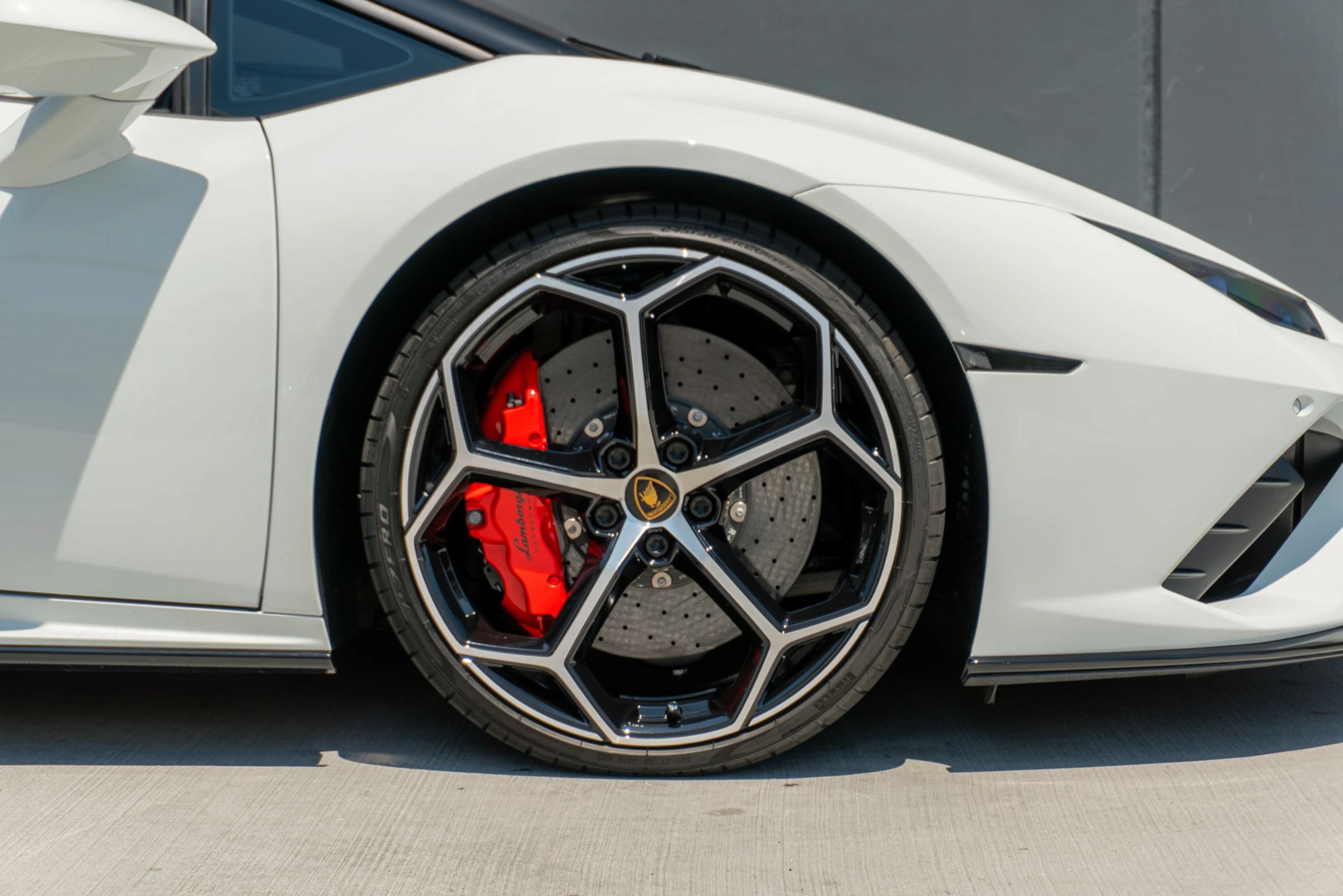 Used 2023 Lamborghini Huracan EVO RWD image 45