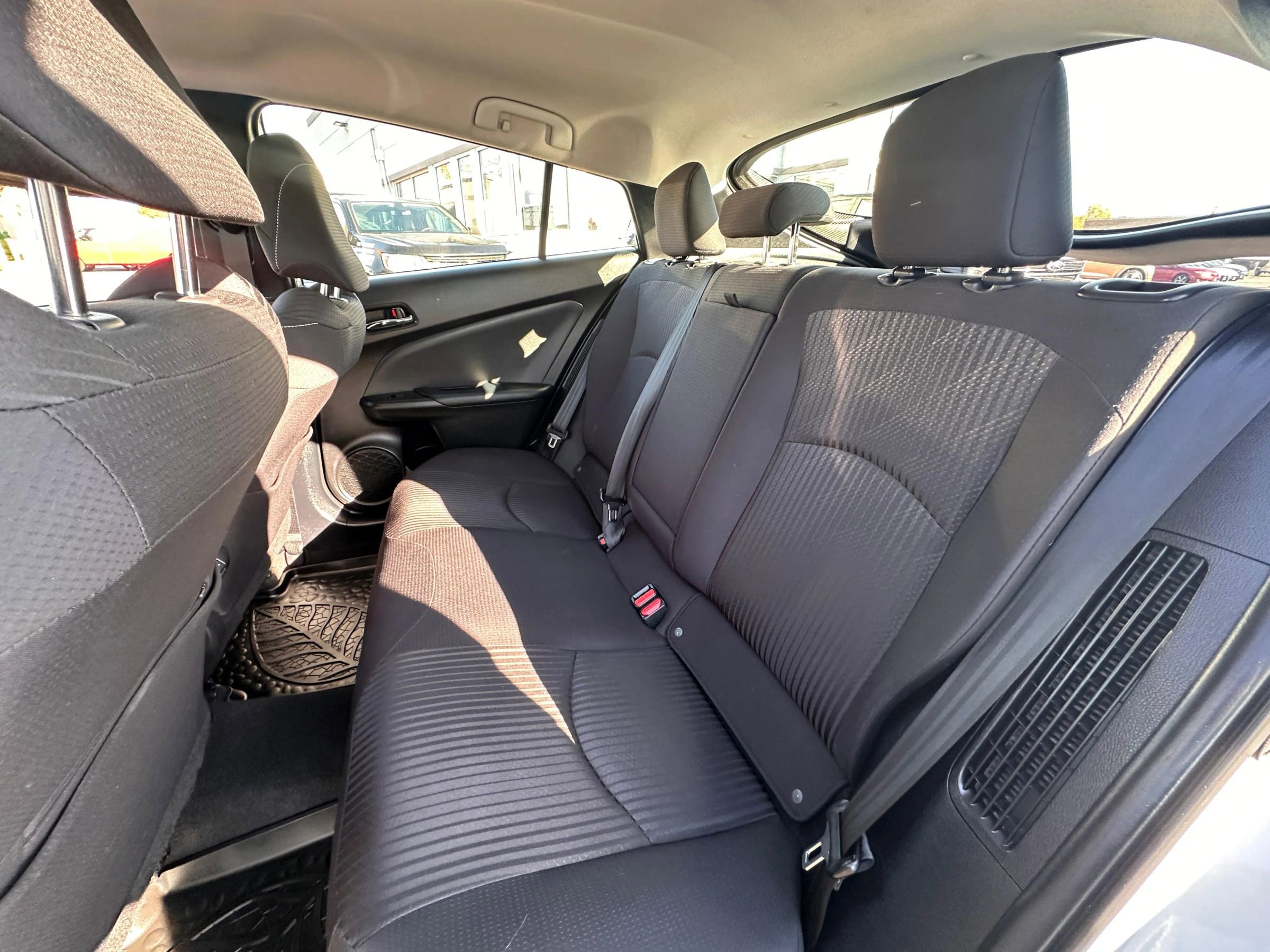 Used 2020 Toyota Prius Prime LE image 15