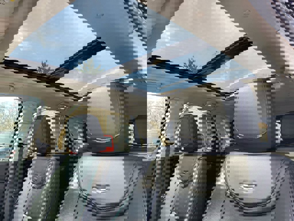 Used 2017 Cadillac XT5 Luxury w/ Driver Awareness Package FWD image 21