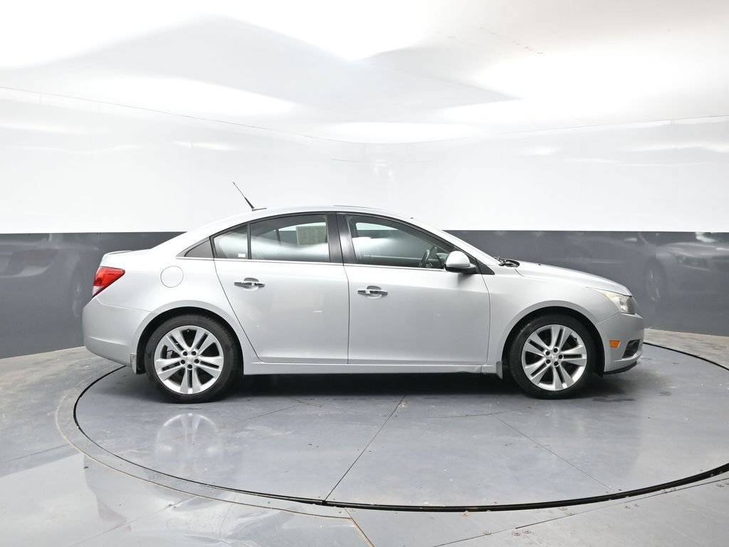 Used 2013 Chevrolet Cruze LTZ FWD image 4
