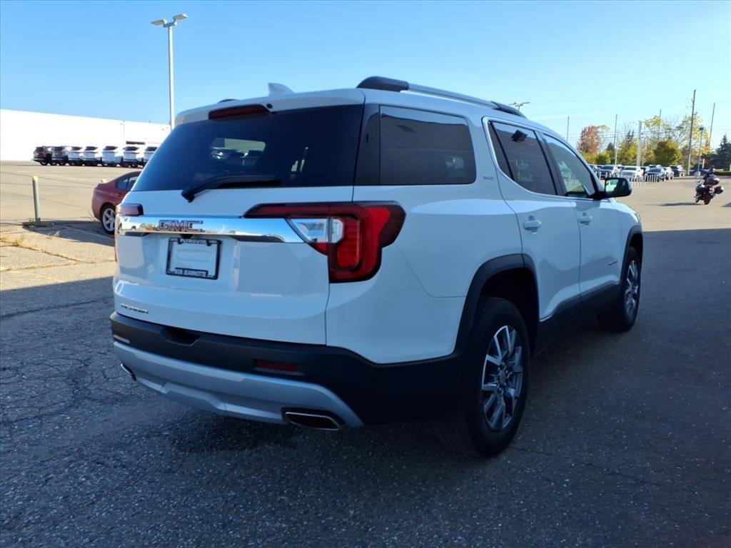 Certified 2023 GMC Acadia SLT w/ Preferred Package image 6