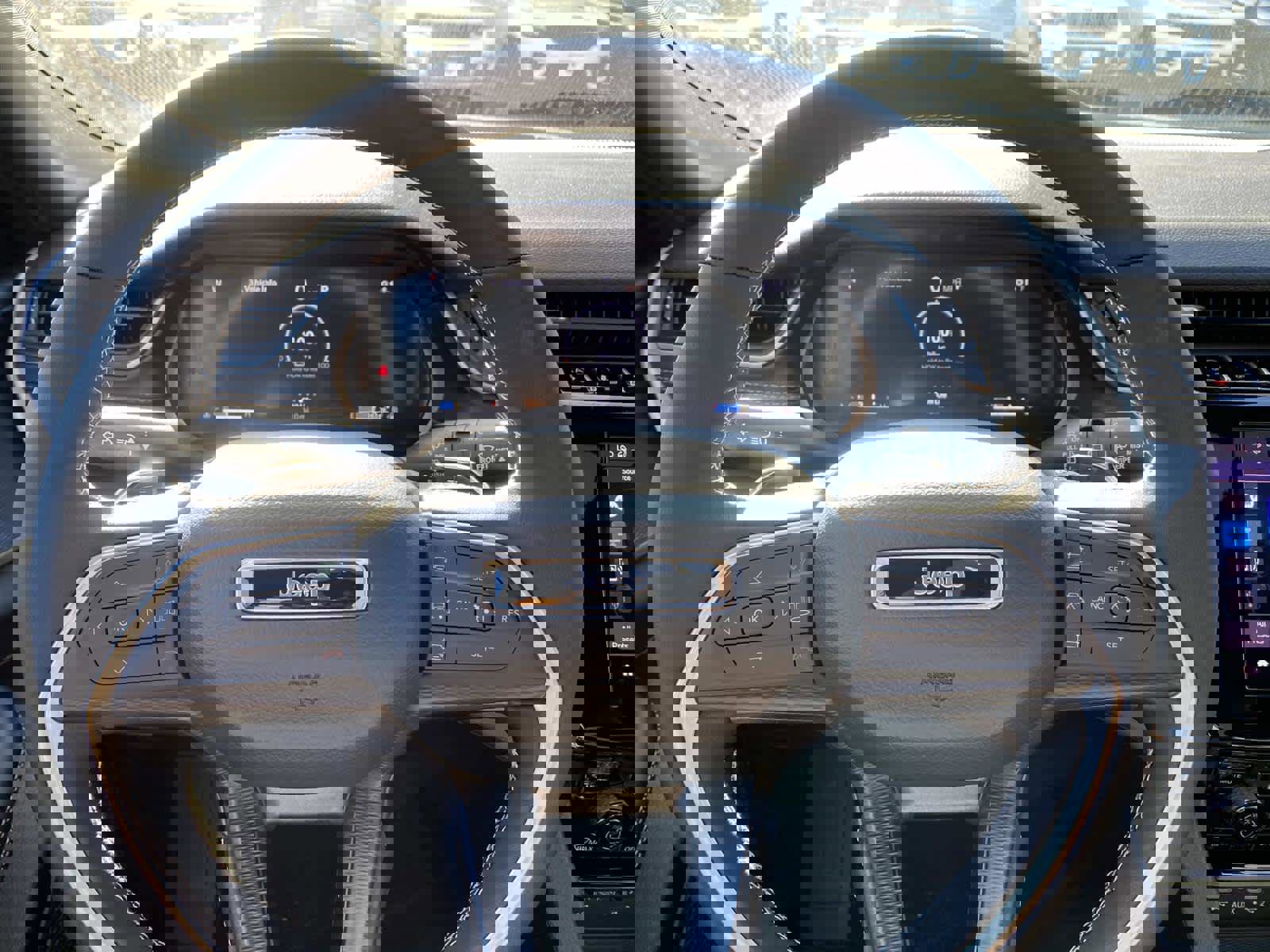 New 2025 Jeep Grand Cherokee Laredo image 14