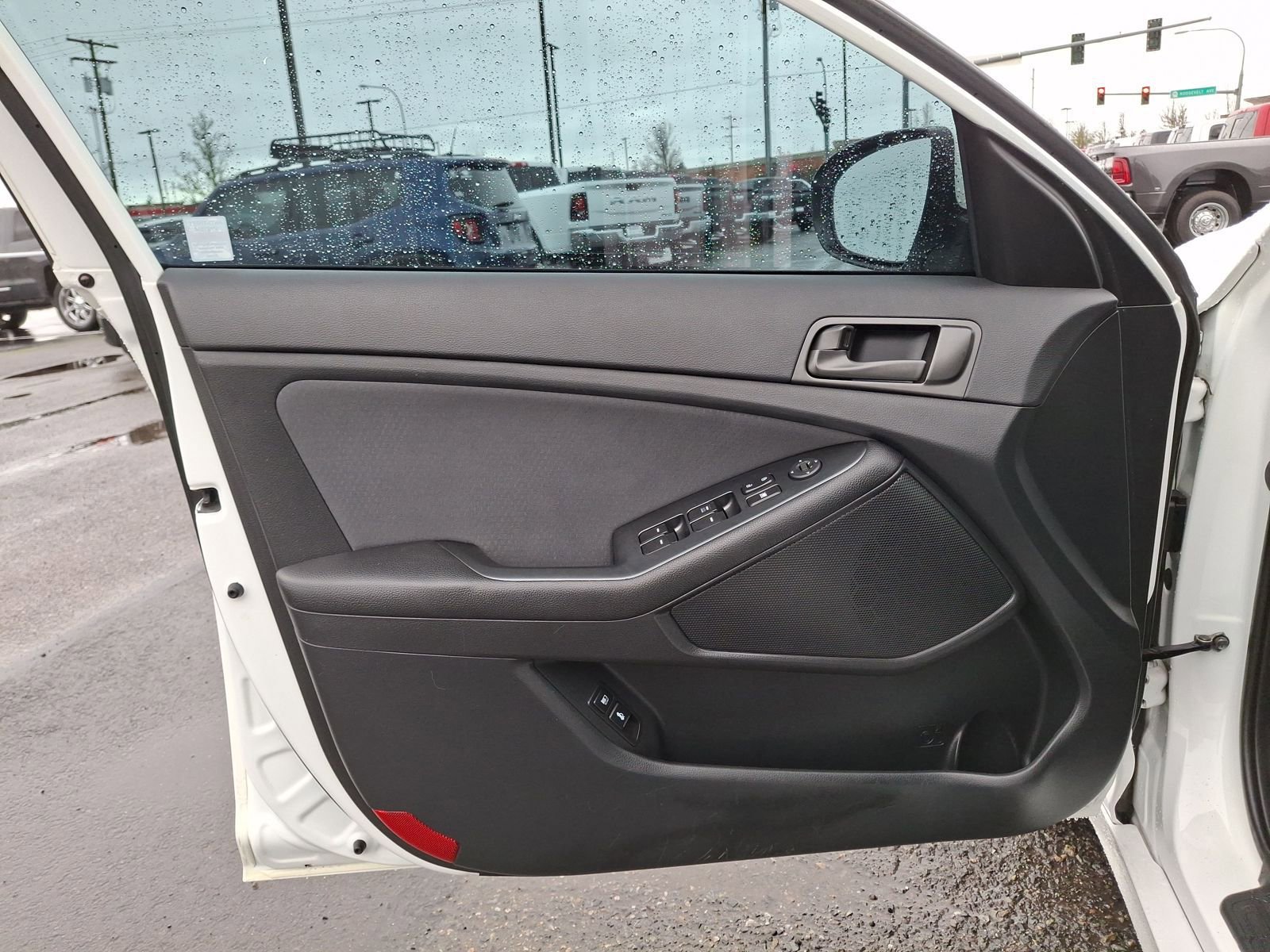 Used 2015 Kia Optima LX image 16