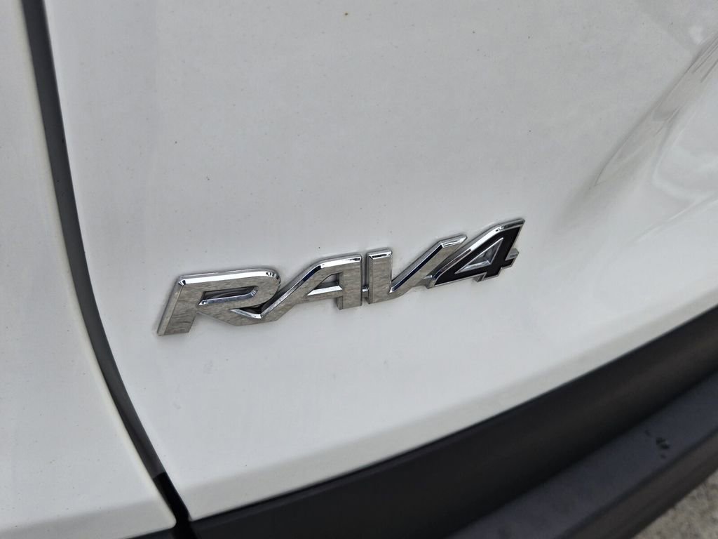 Used 2023 Toyota RAV4 LE image 14