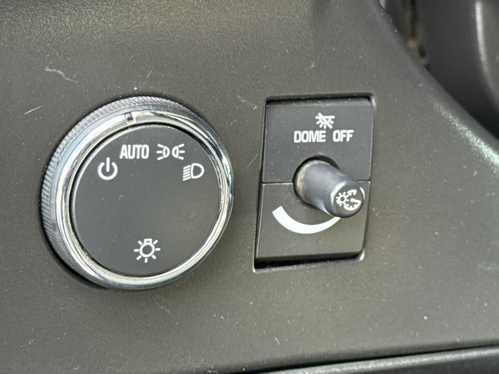 Used 2020 Chevrolet Express 3500 w/ Driver Convenience Package image 17