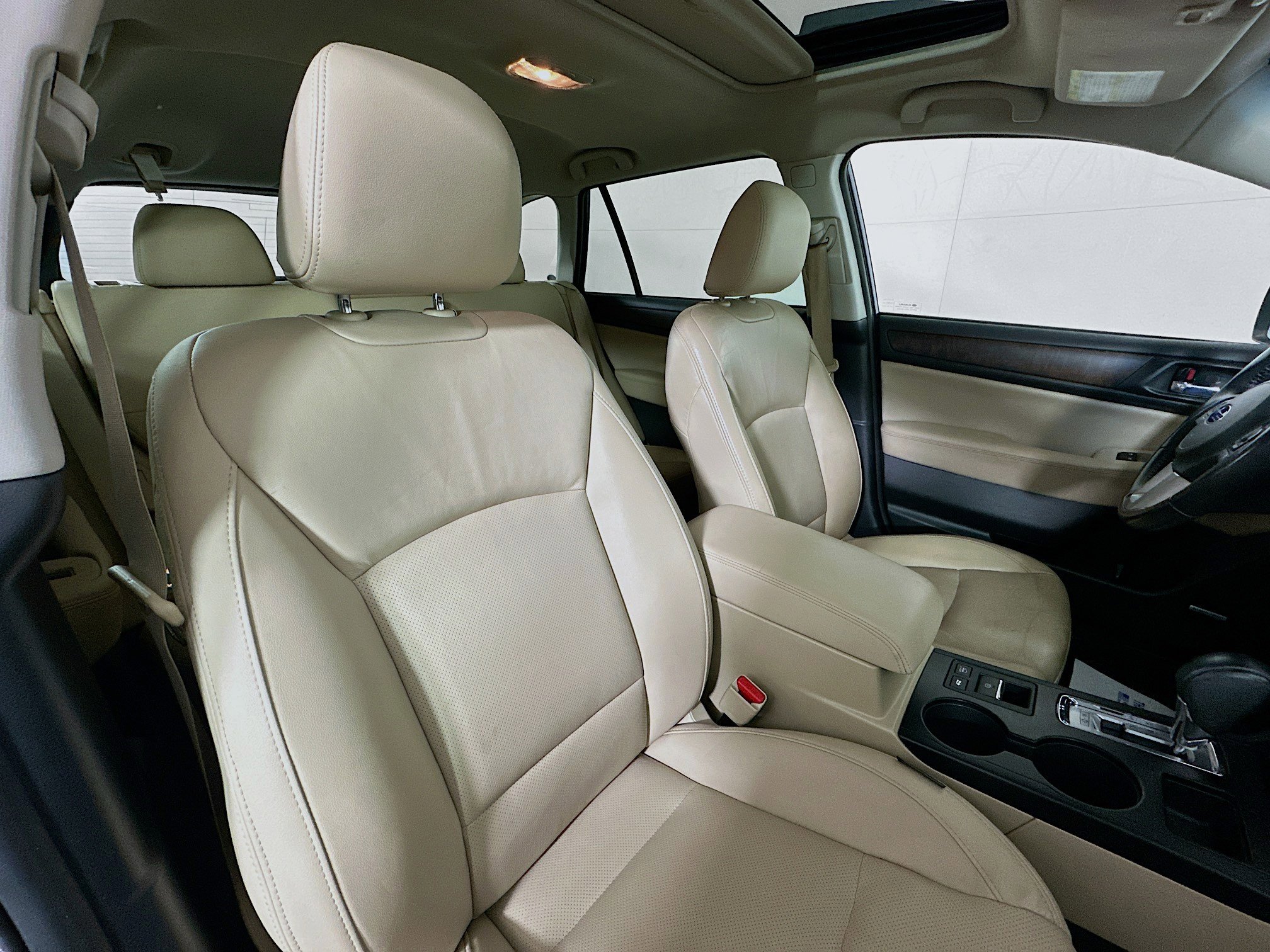 Used 2015 Subaru Outback 3.6R Limited image 28