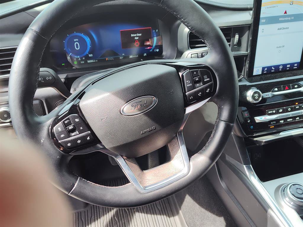 Used 2022 Ford Explorer Platinum w/ Equipment Group 601A image 9