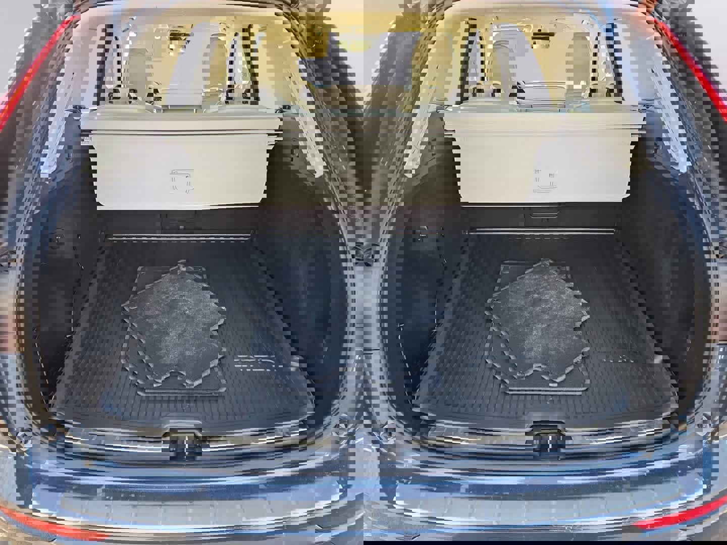 Used 2020 Volvo XC60 T6 Momentum w/ Protection Package Premier image 35